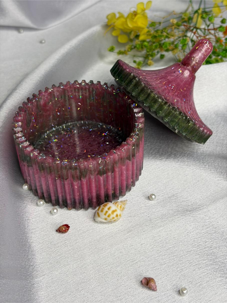 HANDCRAFTED RESIN VANTY JAR