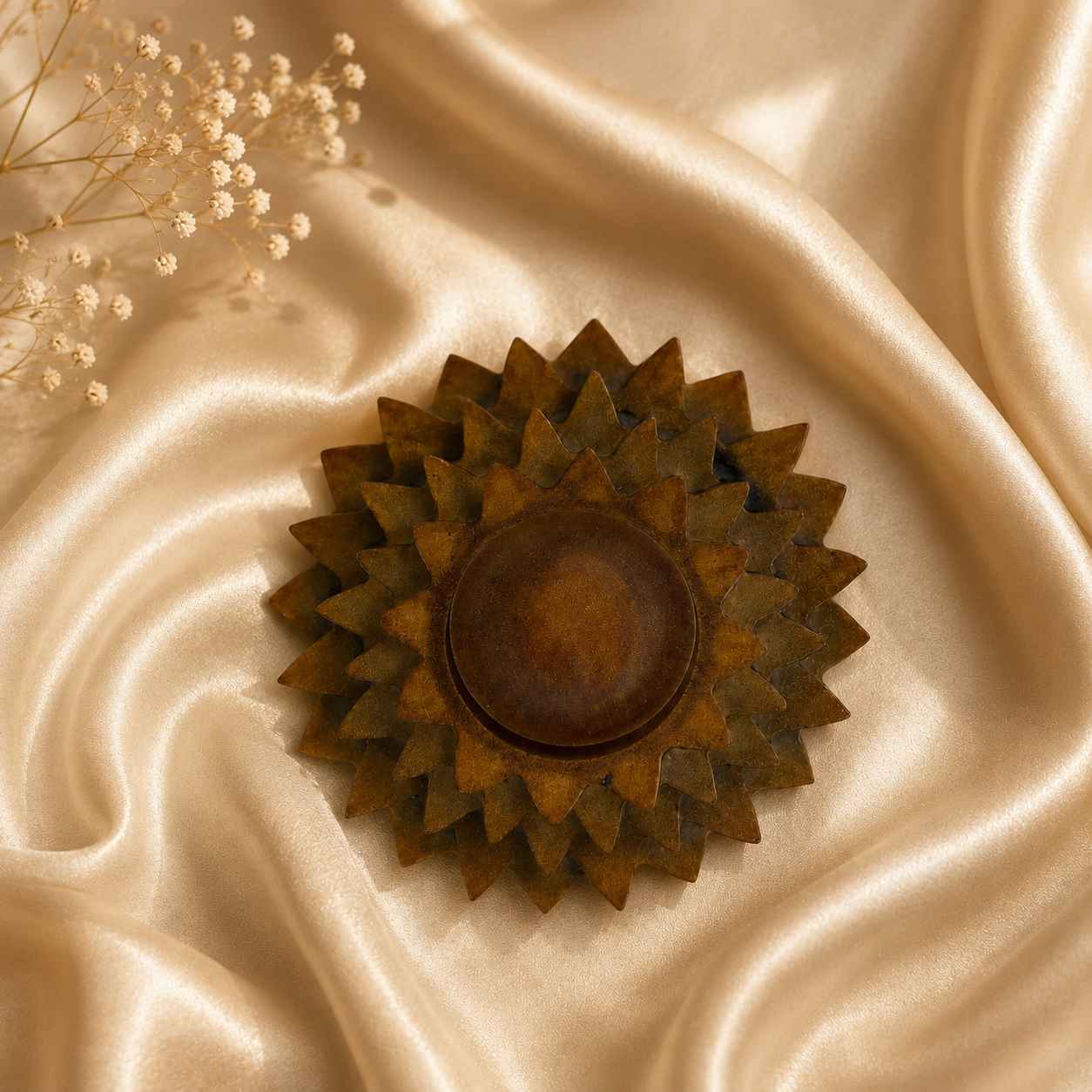 Royal Leaf Resin Candle Holder