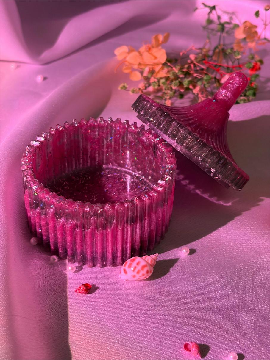 HANDCRAFTED RESIN VANTY JAR