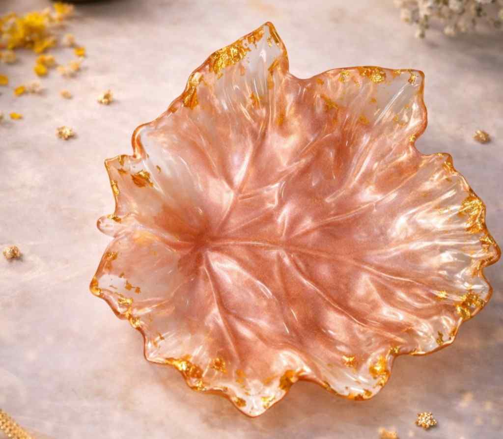 LUXURY RESIN LEAF POT