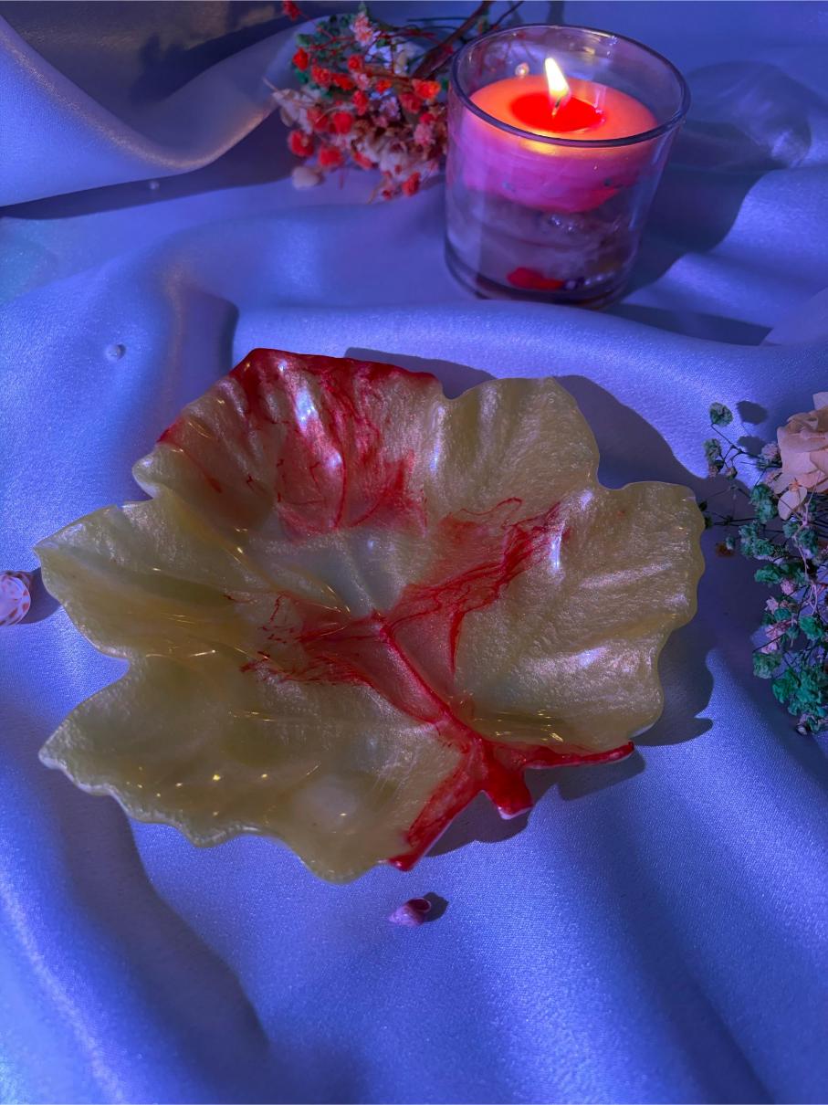 LUXURY RESIN LEAF POT