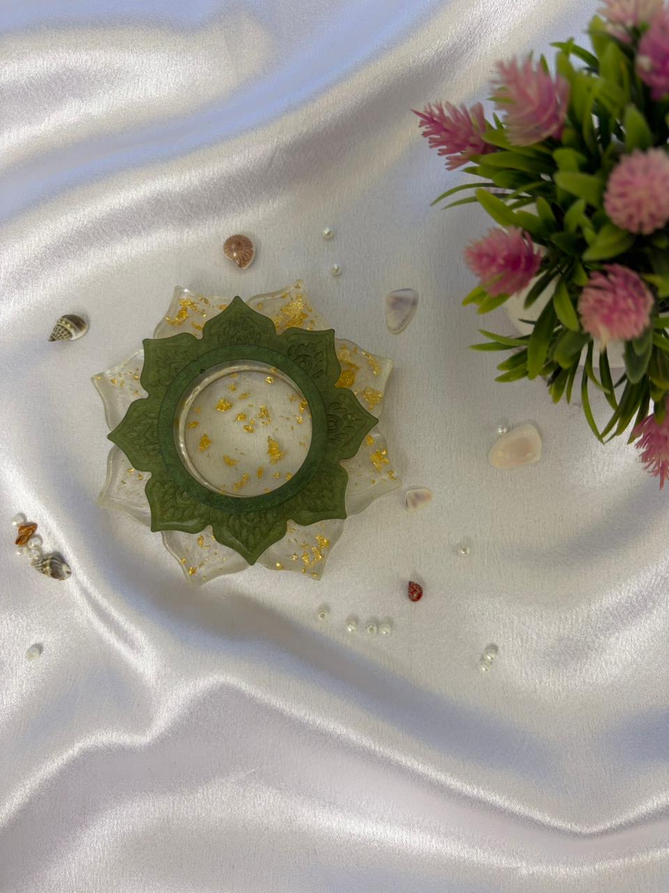 Royal Leaf Resin Candle Holder